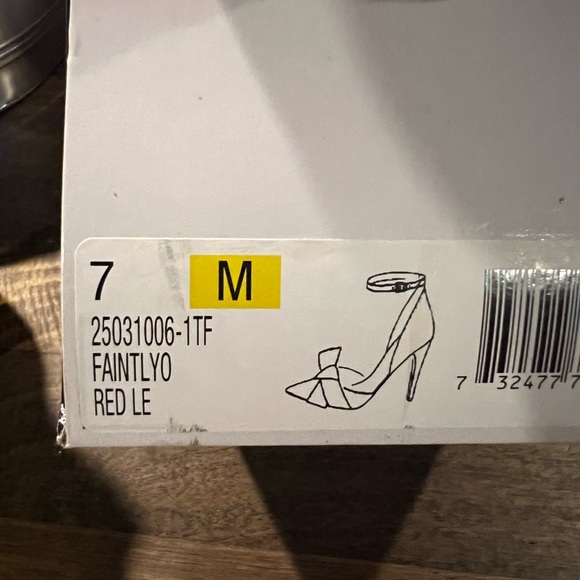 Nine West, size 7M, burgundy color heels - Picture 2 of 3